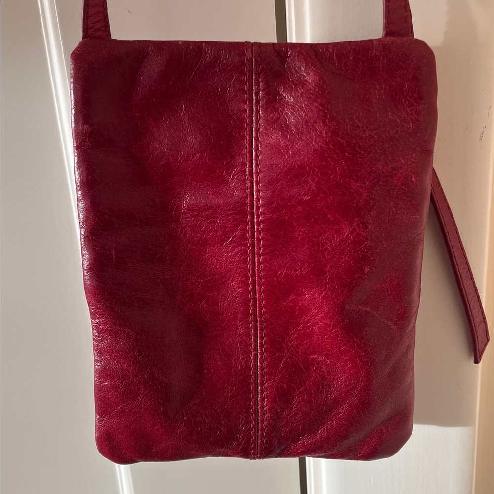 Hobo Burgundy Leather Crossbody Bag 3 Zippered Pockets - Picture 4 of 11